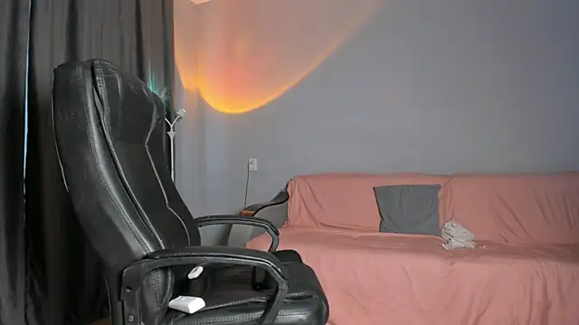 emy lovee online show from 03/02/26, 07:15