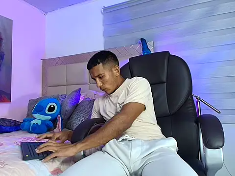 Snapshot of ricky_spensar23cm_ chatting on 02/05/26, 02:16 ricky spensar23cm online show from 02/05/26, 02:16