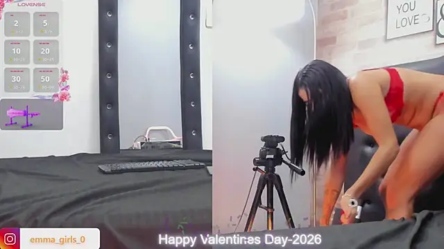 Snapshot of emmagirl0 chatting on 02/14/26, 02:47 emmagirl0 online show from 02/14/26, 02:47