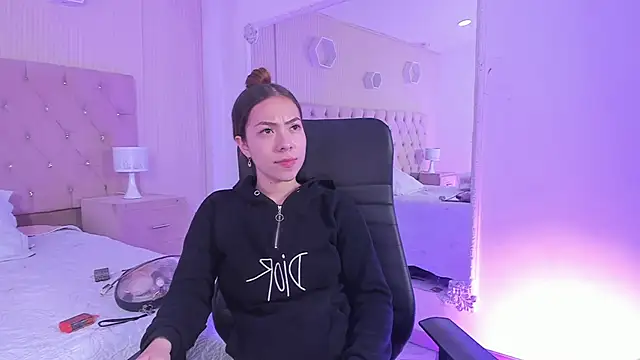 lizzyrossie online show from 02/06/26, 02:09