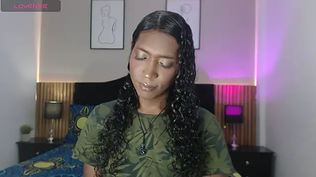 Snapshot of Mia_kheleer chatting on 02/14/26, 06:37 Mia kheleer online show from 02/14/26, 06:37