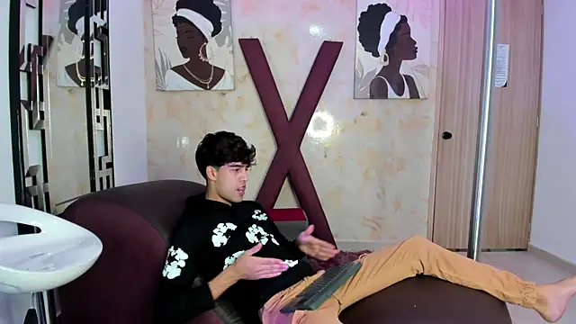 PRETTY COCK1 online show from 04/17/26, 01:30