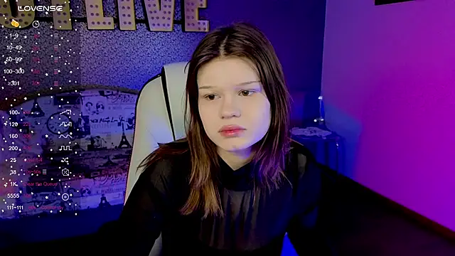 Snapshot of Lunatrend chatting on 02/02/26, 06:45 Lunatrend online show from 02/02/26, 06:45