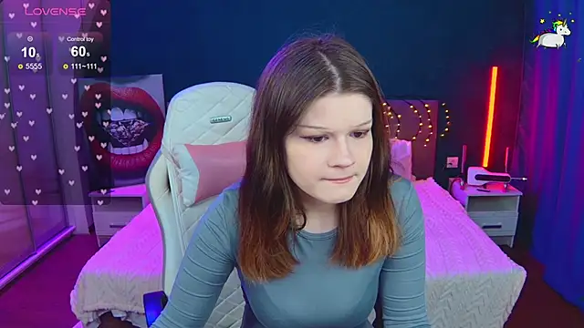 Snapshot of Lunatrend chatting on 03/01/26, 12:07 Lunatrend online show from 03/01/26, 12:07