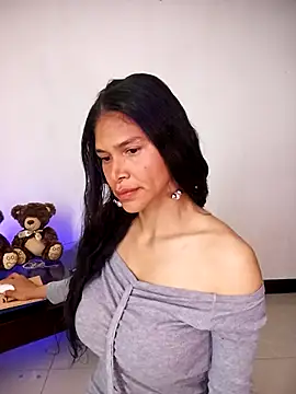 Snapshot of _aish_a chatting on 02/20/26, 01:44 aish a online show from 02/20/26, 01:44