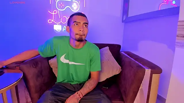 Snapshot of Rpoolrboy chatting on 02/04/26, 12:11 Rpoolrboy online show from 02/04/26, 12:11