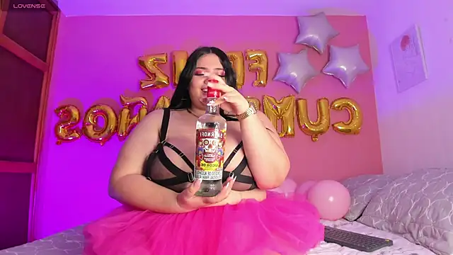 Snapshot of Julieta_jane_ss chatting on 06/20/26, 12:25 Julieta jane ss online show from 06/20/26, 12:25