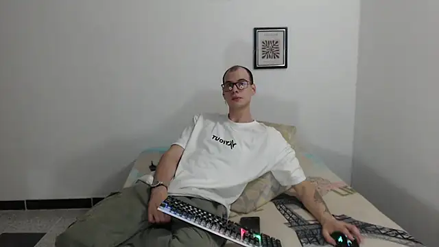 Snapshot of Vlad__night chatting on 02/28/26, 03:51 Vlad night online show from 02/28/26, 03:51