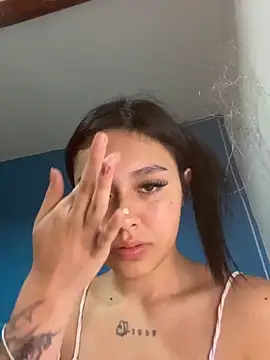 Snapshot of scarlett_pinkk1 chatting on 02/08/26, 03:21 scarlett pinkk1 online show from 02/08/26, 03:21