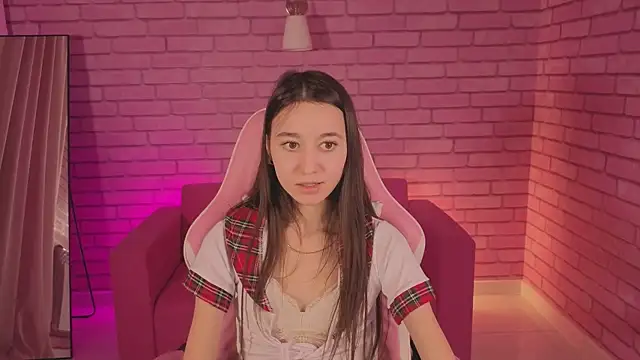 Snapshot of Nicole_Brownie chatting on 02/13/26, 08:32 Nicole Brownie online show from 02/13/26, 08:32