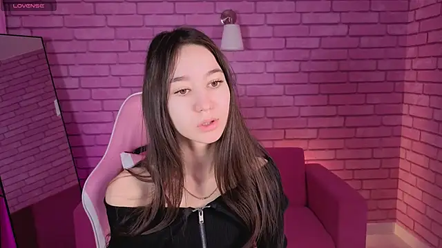 Nicole Brownie online show from 04/14/26, 01:11