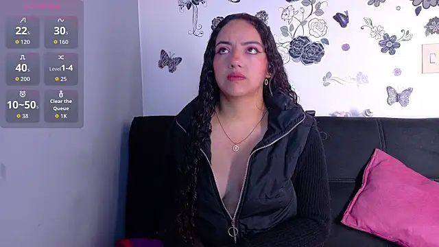 Snapshot of emiily_curly chatting on 02/05/26, 11:04 emiily curly online show from 02/05/26, 11:04