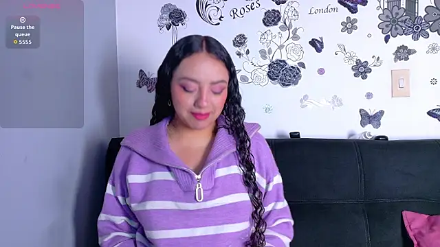 Snapshot of emiily_curly chatting on 02/09/26, 11:58 emiily curly online show from 02/09/26, 11:58