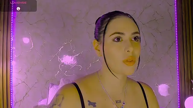 Snapshot of milaocean chatting on 02/04/26, 04:18 milaocean online show from 02/04/26, 04:18