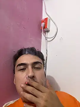 Snapshot of vanilla_Kush chatting on 02/05/26, 03:00 vanilla Kush online show from 02/05/26, 03:00