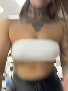 Snapshot of KishaMur chatting on 02/18/26, 04:19 KishaMur online show from 02/18/26, 04:19