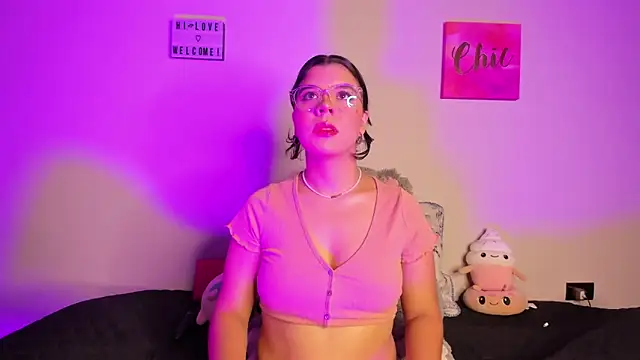 ViolettM online show from 03/09/26, 04:05