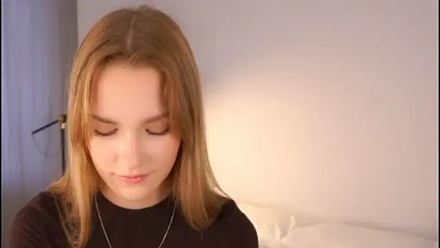 Snapshot of HellenSpelly chatting on 03/01/26, 10:12 HellenSpelly online show from 03/01/26, 10:12