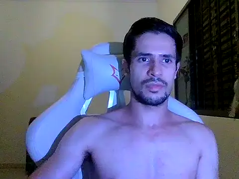 Snapshot of Cshunderlick chatting on 02/18/26, 04:52 Cshunderlick online show from 02/18/26, 04:52