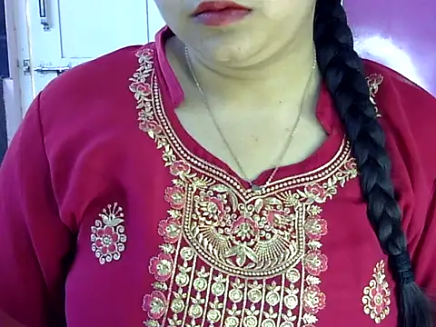 Snapshot of Cute_Aliyaa chatting on 05/23/26, 11:03 Cute Aliyaa online show from 05/23/26, 11:03