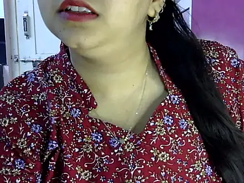 Snapshot of Cute_Aliyaa chatting on 05/25/26, 10:10 Cute Aliyaa online show from 05/25/26, 10:10