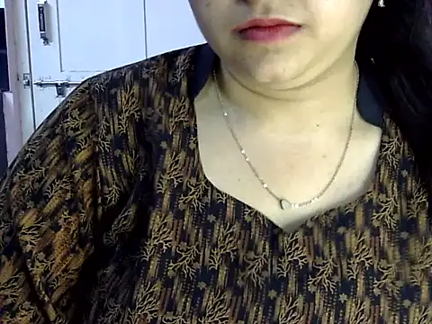 Snapshot of Cute_Aliyaa chatting on 06/03/26, 02:33 Cute Aliyaa online show from 06/03/26, 02:33