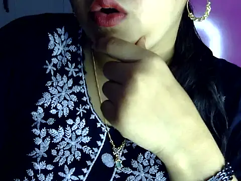 Snapshot of Cute_Aliyaa chatting on 06/30/26, 01:56 Cute Aliyaa online show from 06/30/26, 01:56