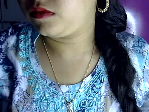 Snapshot of Cute_Aliyaa chatting on 07/04/26, 01:39 Cute Aliyaa online show from 07/04/26, 01:39