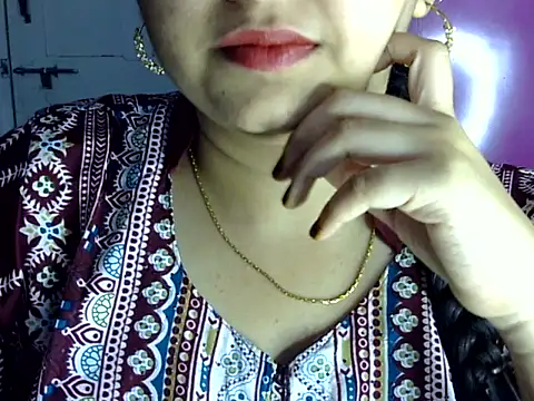 Snapshot of Cute_Aliyaa chatting on 07/08/26, 01:48 Cute Aliyaa online show from 07/08/26, 01:48