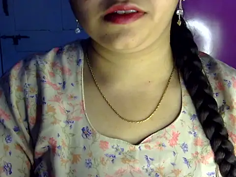 Snapshot of Cute_Aliyaa chatting on 07/14/26, 02:12 Cute Aliyaa online show from 07/14/26, 02:12