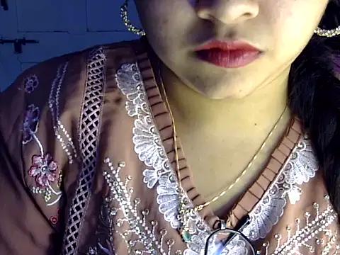 Snapshot of Cute_Aliyaa chatting on 07/24/26, 01:53 Cute Aliyaa online show from 07/24/26, 01:53