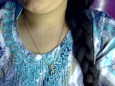 Snapshot of Cute_Aliyaa chatting on 07/28/26, 01:32 Cute Aliyaa online show from 07/28/26, 01:32