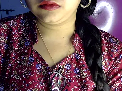 Snapshot of Cute_Aliyaa chatting on 07/29/26, 01:09 Cute Aliyaa online show from 07/29/26, 01:09