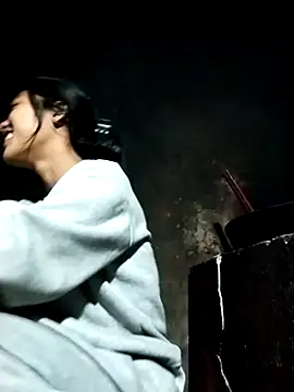 Snapshot of Hoa-tuylip chatting on 02/19/26, 10:28 Hoa-tuylip online show from 02/19/26, 10:28