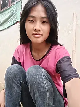 Snapshot of Hoa-tuylip chatting on 05/22/26, 11:21 Hoa-tuylip online show from 05/22/26, 11:21