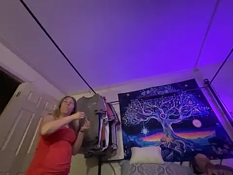 Sunflower0025 online show from 05/17/26, 10:06