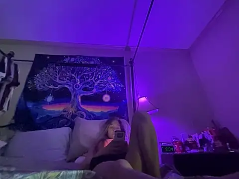 Sunflower0025 online show from 06/12/26, 01:54