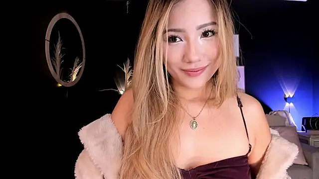 Isa cortes  online show from 04/13/26, 12:43