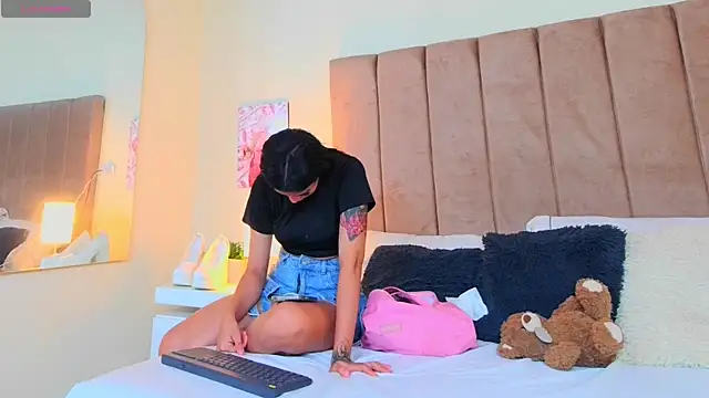 LANA LARSEN online show from 04/21/26, 11:38