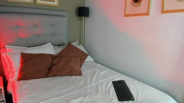 Snapshot of SalomeStorm_ chatting on 02/17/26, 08:59 SalomeStorm online show from 02/17/26, 08:59