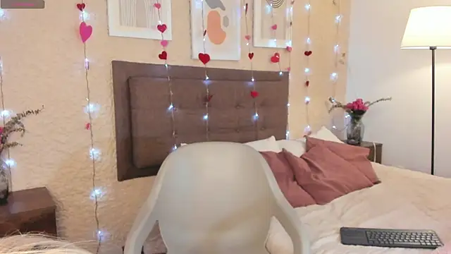 Snapshot of SalomeStorm_ chatting on 02/21/26, 05:03 SalomeStorm online show from 02/21/26, 05:03