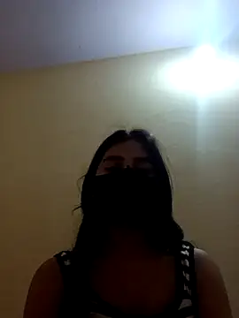Snapshot of Mahira-- chatting on 06/14/26, 12:19 Mahira-- online show from 06/14/26, 12:19