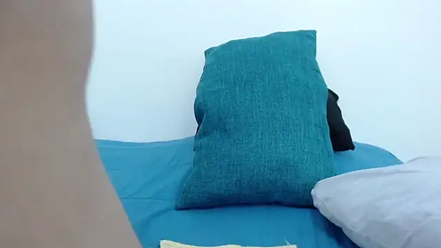 ElizabethMiler online show from 04/17/26, 03:15