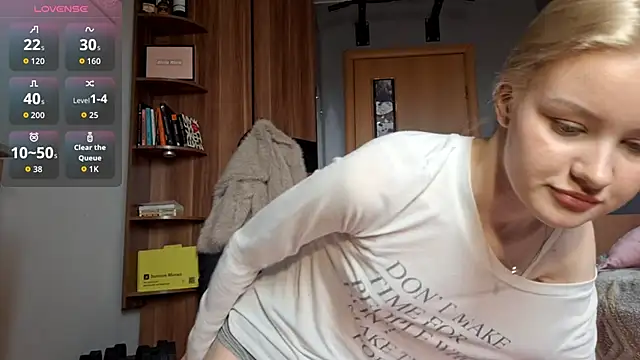 ChongTreece online show from 04/25/26, 07:22