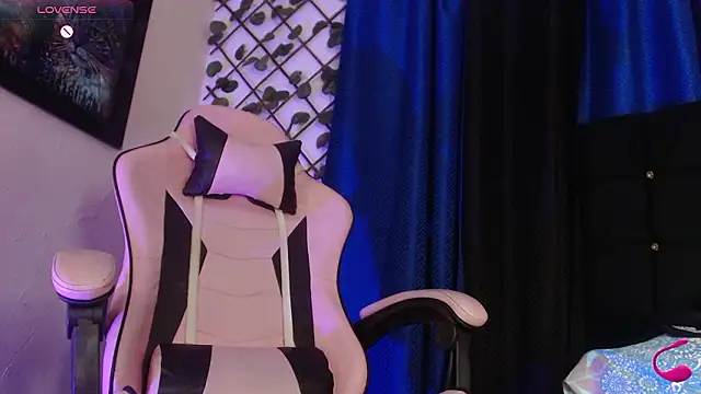 Snapshot of charlotte_brawn chatting on 03/03/26, 01:06 charlotte brawn online show from 03/03/26, 01:06