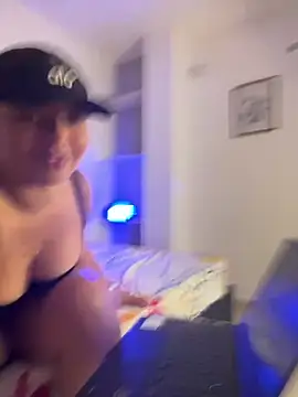 Kira Spiicy online show from 02/21/26, 01:45