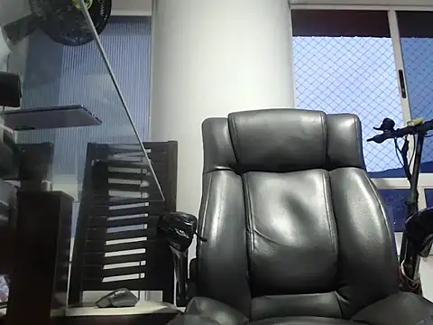 Snapshot of seriohetero19 chatting on 02/04/26, 11:20 seriohetero19 online show from 02/04/26, 11:20