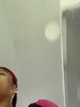 Snapshot of Dominik_Souza chatting on 02/14/26, 12:46 Dominik Souza online show from 02/14/26, 12:46