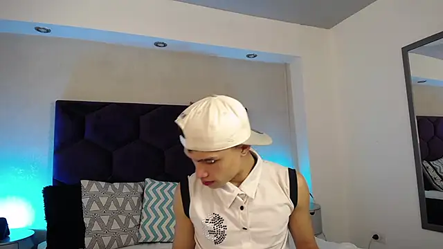 Dominik Souza online show from 03/12/26, 06:58