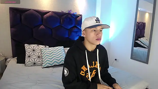 Dominik Souza online show from 03/18/26, 07:50